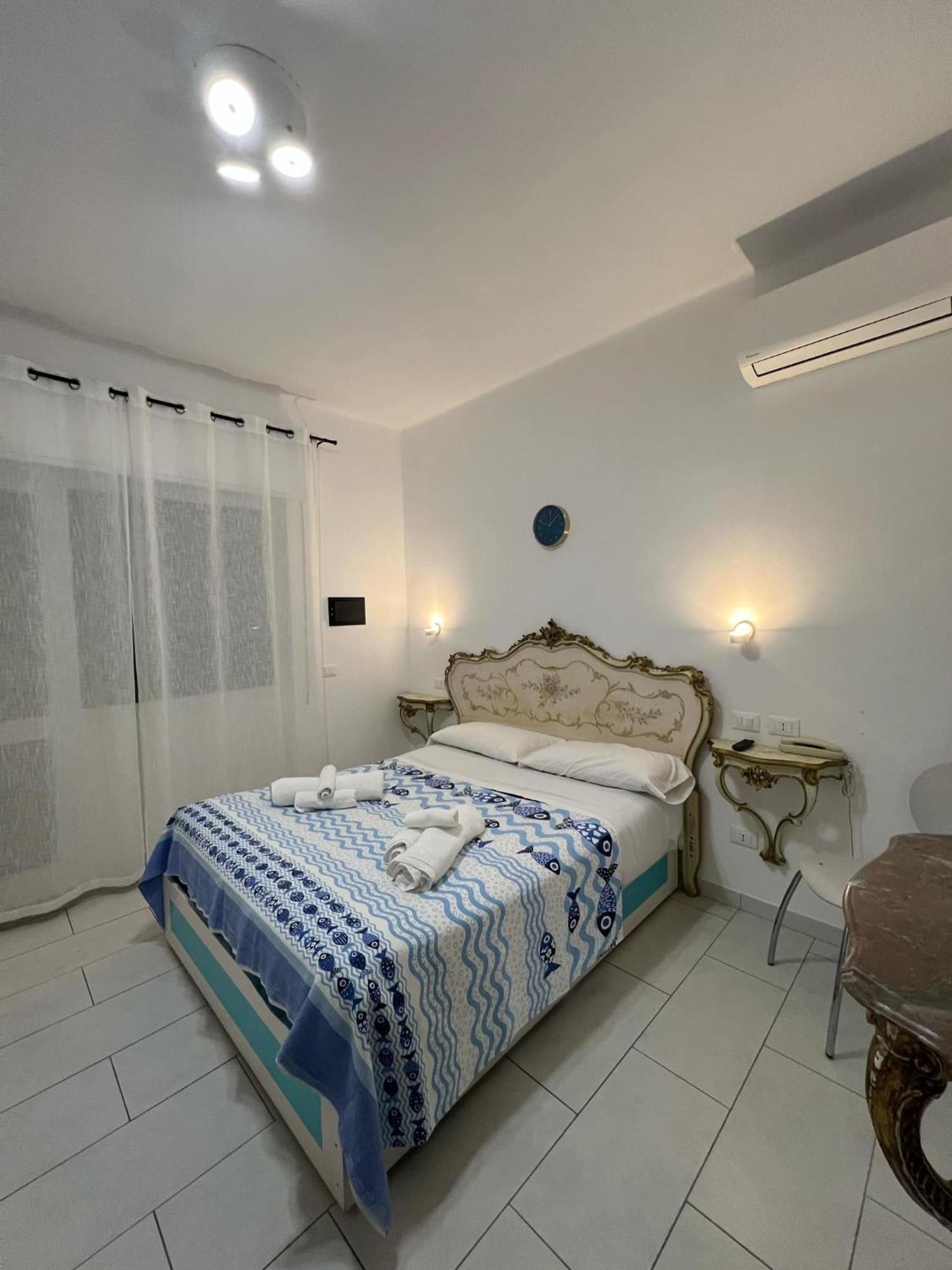 Bike Hotel Oasi Finale Ligure Exterior photo